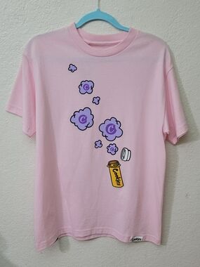 Blowing Clouds graphic tee pink cookies tshirt Medium